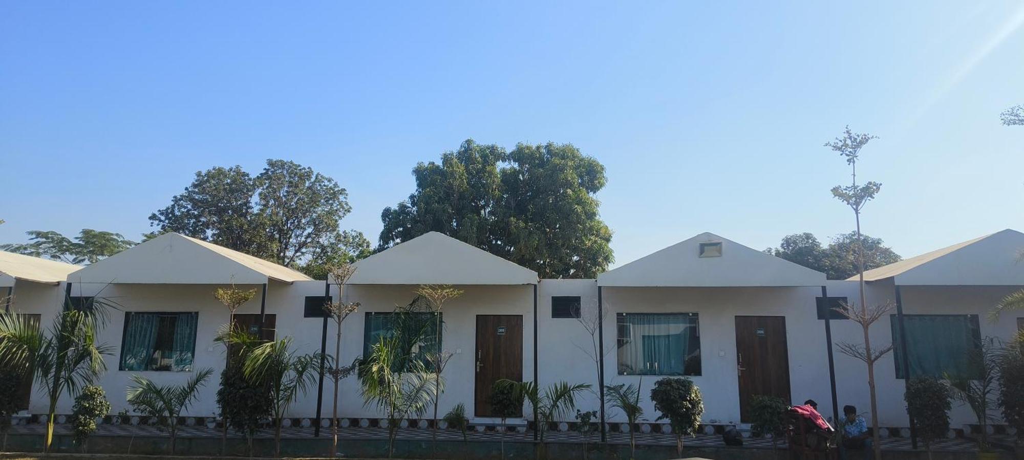 Long Drive Hotel And Resaurt Jaipur Eksteriør bilde